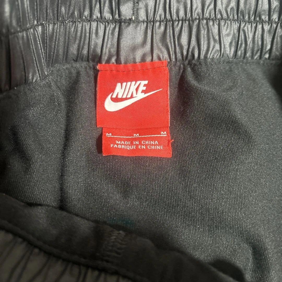 ナイキ NIKE アーム取り外し可能Vネックビステ&アンダーレッグ付ハーフパンツ