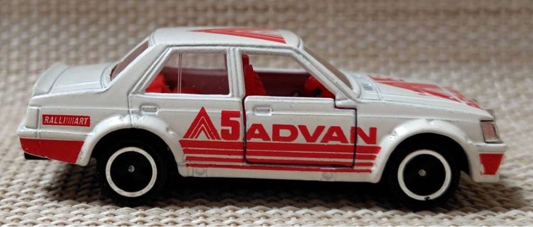 トミカ黒箱38-4 三菱ランサーターボ 日本製 当時物