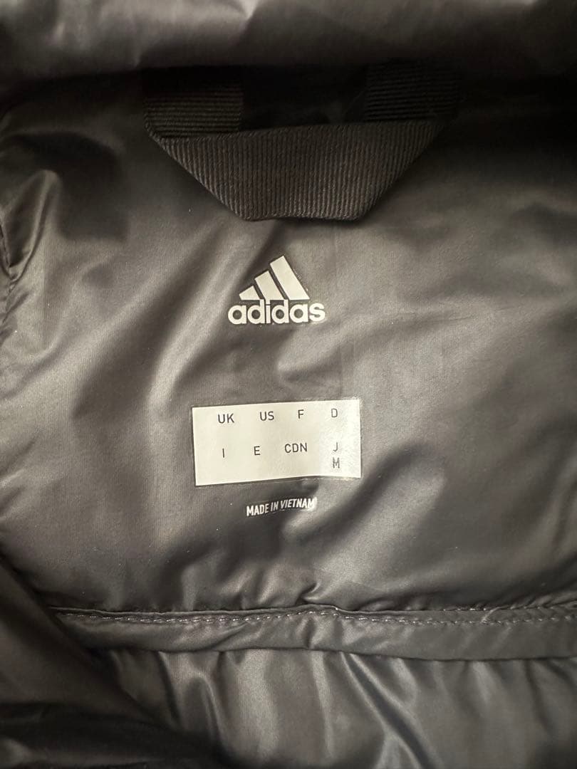 adidas ベンチコート　ダウンコート　サッカー　パーカー　シャツ