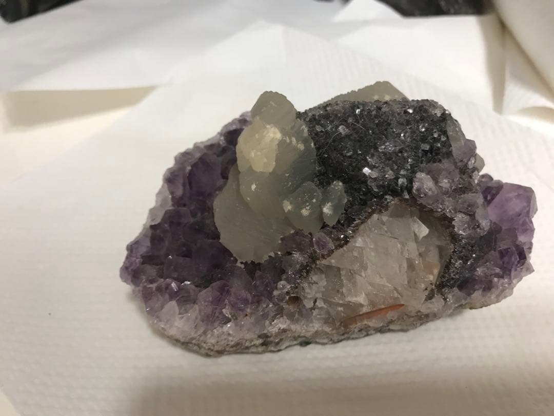 アメジストと何かの合体