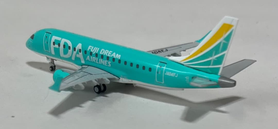 航空機・ヘリコプター FDA ERJ-170 JA04FJ Greem