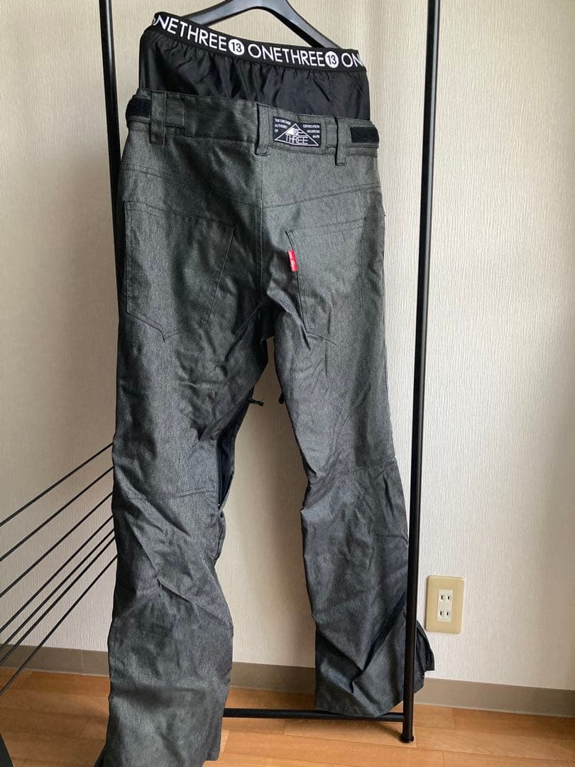 【上下セット】スノーボードウェア　ジャケット　高撥水　ポケット有　フード無し