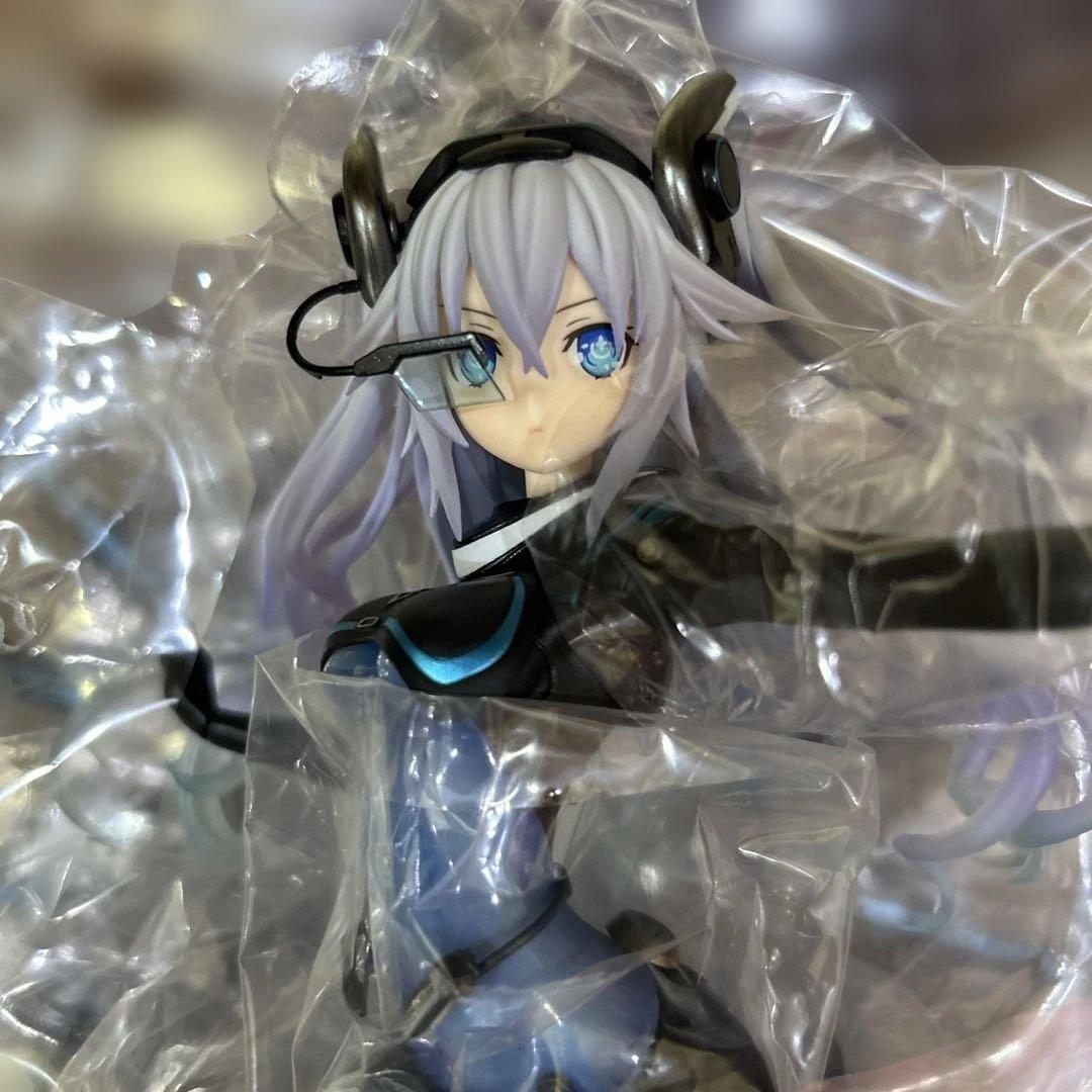 新次元ゲイム ネプテューヌVII ネクストブラック 1/7 塗装済み完成品