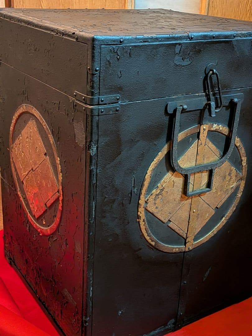 江戸時代前期変形四ツ菱御家紋入り甲冑用鎧櫃リペア扱いジャンク武具本歌難有り当時物