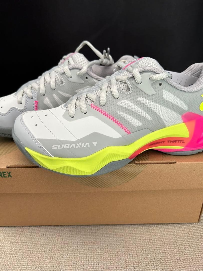 24.0㎝　サブアクシアウィメン　新品未使用　YONEX　バドミントンシューズ