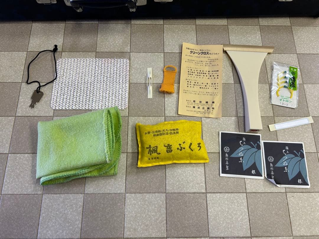 三味線　中棹　ハードケース付き