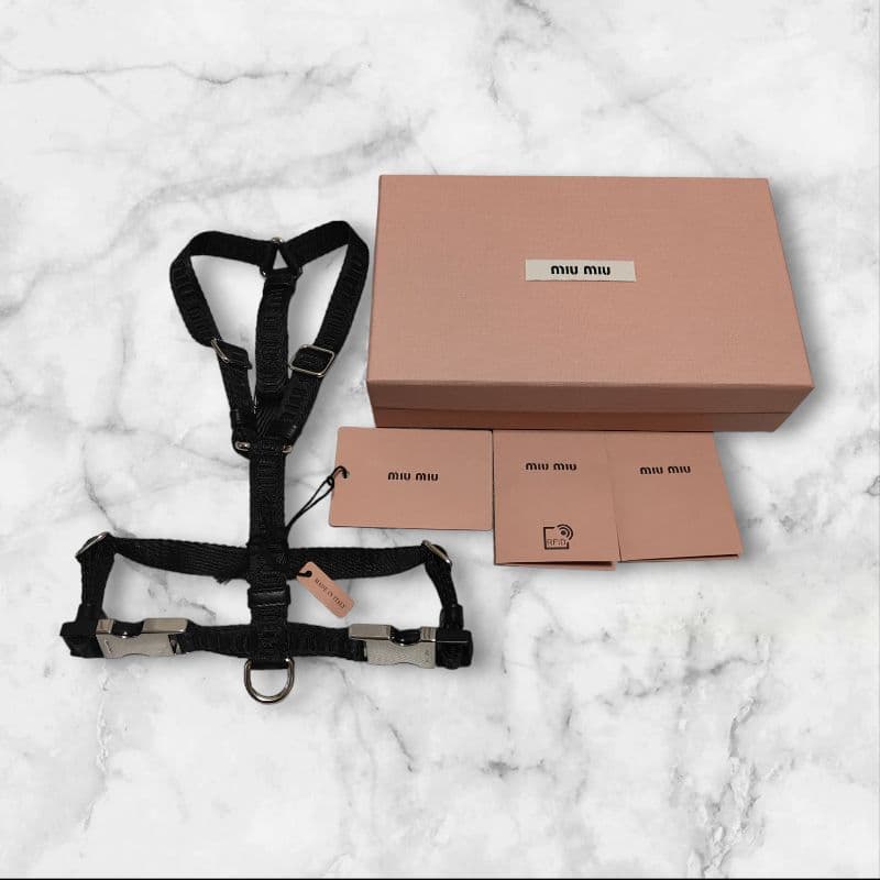 ♥新品♡Miu Miuミュウミュウ　ごみ袋つきペットリード　ハーネス　Ｍサイズ