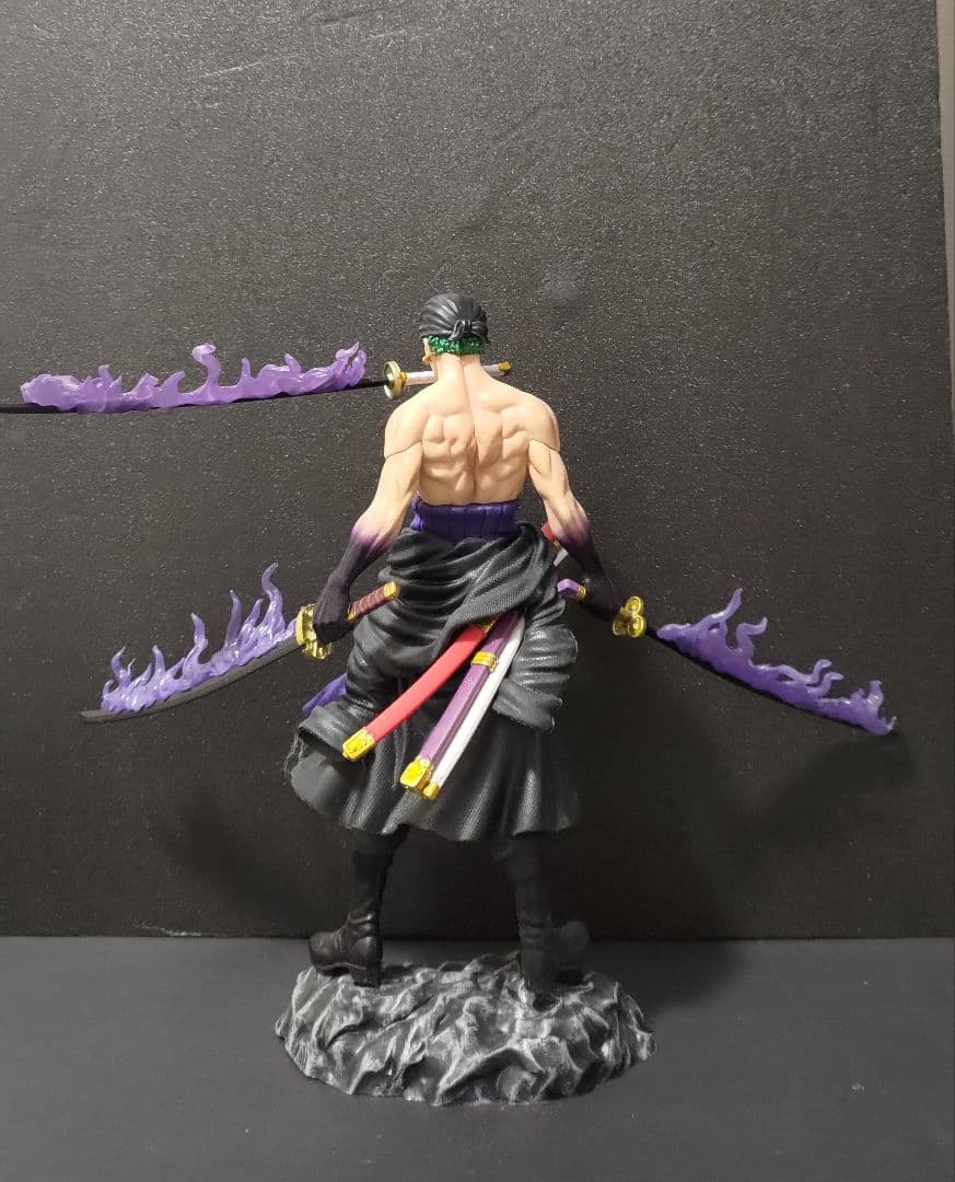 海外製フィギュア　ロロノア・ゾロ　ONE PIECE