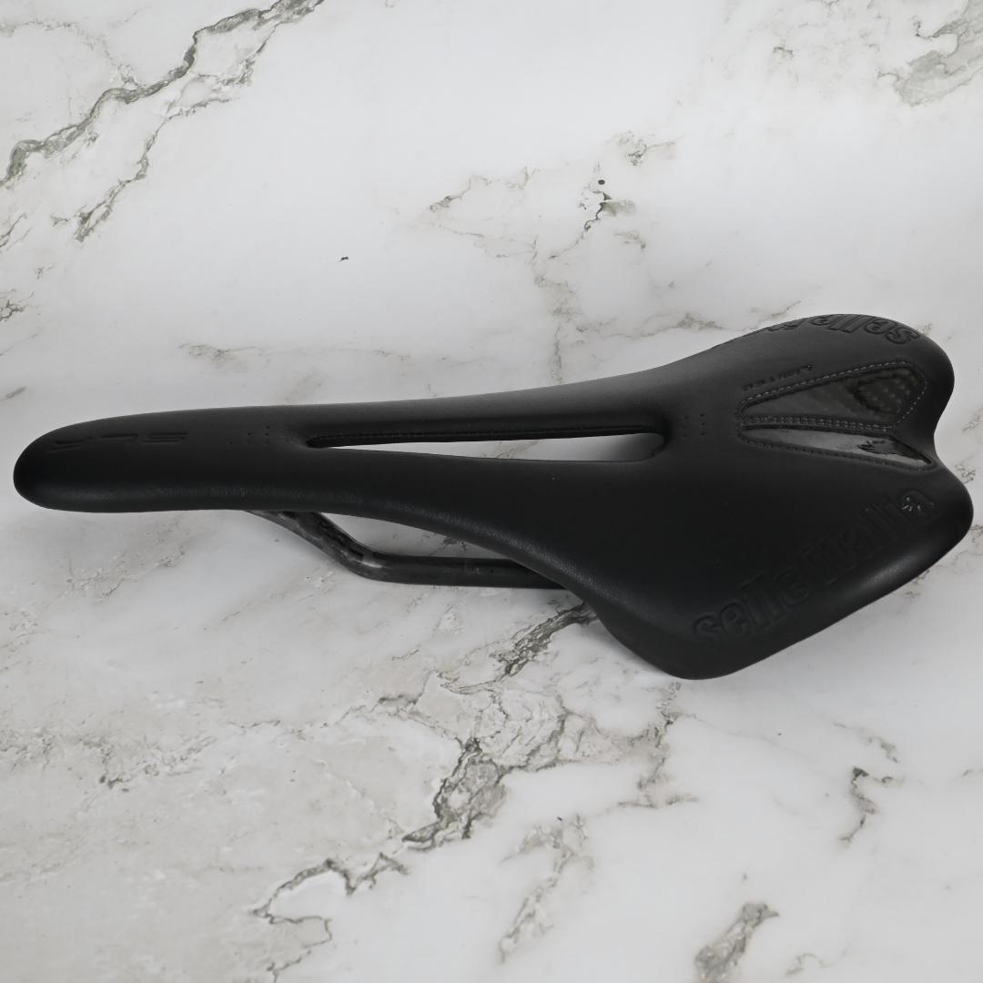 セライタリアSLR キットカルボニオ フロー