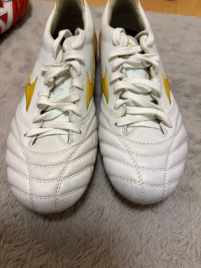 サッカースパイク　ミズノ　モレリアネオ2 ビクトリーゴールド