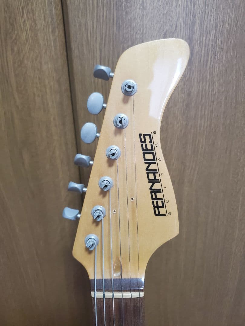 FERNANDES ストラトキャスタータイプエレキギターサンバーストケース付