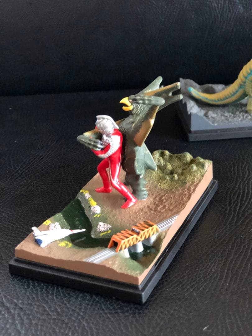 大怪獣シリーズ　どくろ怪獣レッドキング　再生怪獣ギエロン星獣　ジオラマ