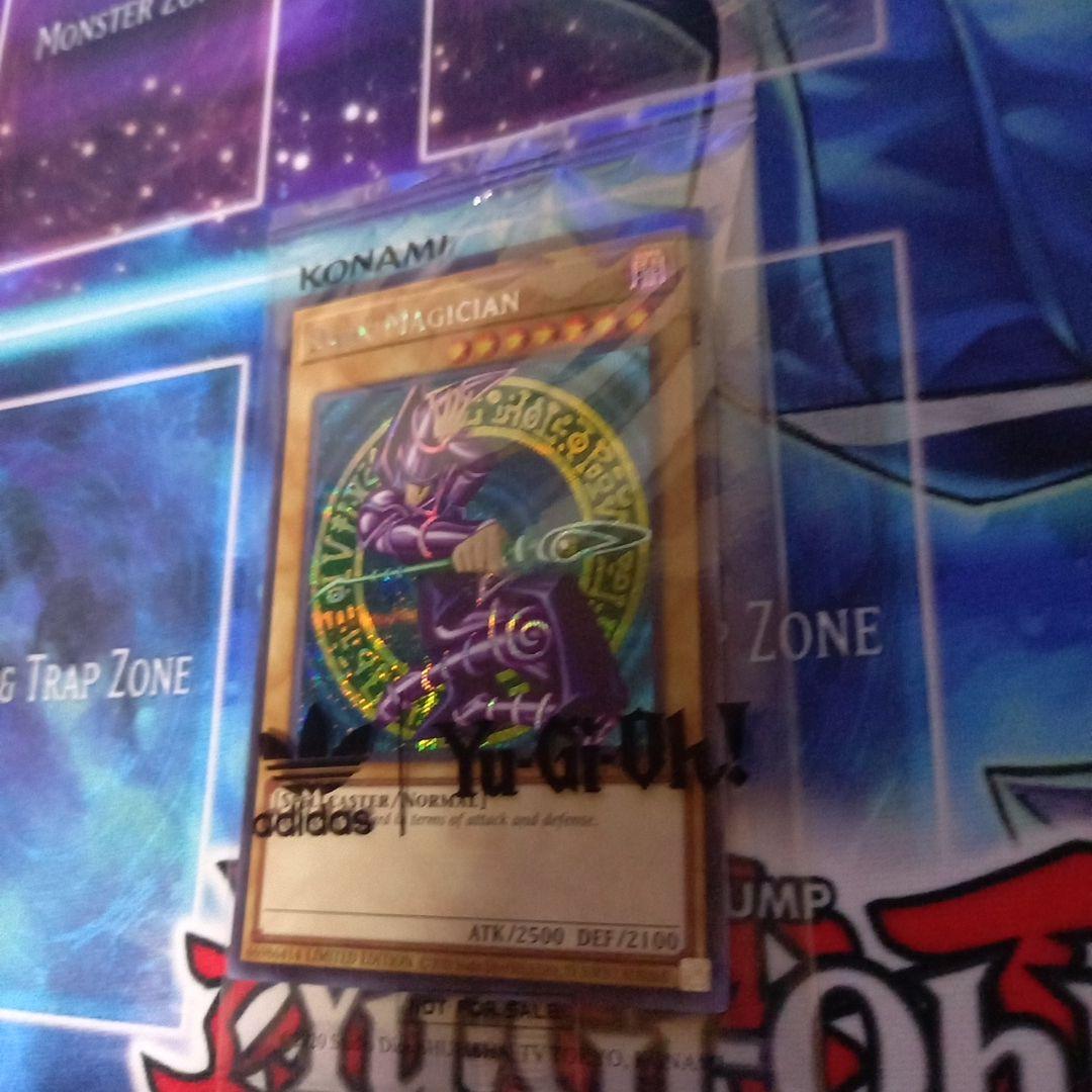 遊戯王　ブラック・マジシャン　シークレットレア　adidasコラボ　英語　最安