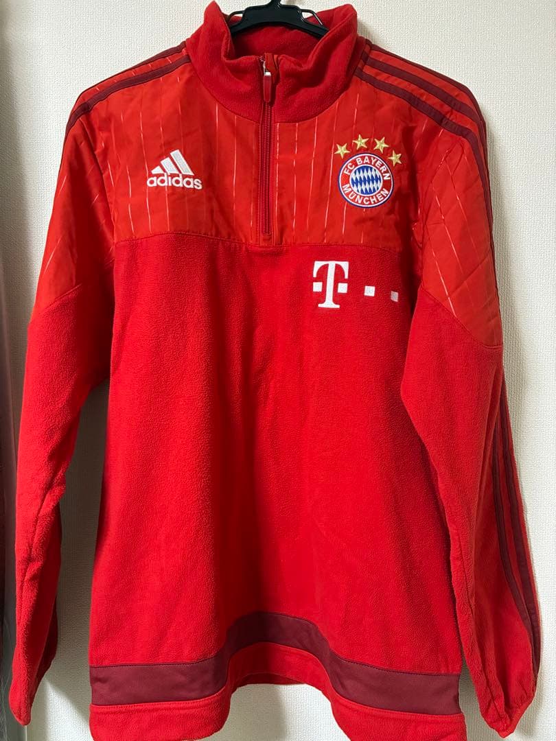 FCバイエルンミュンヘン 支給 トレーニングトップ