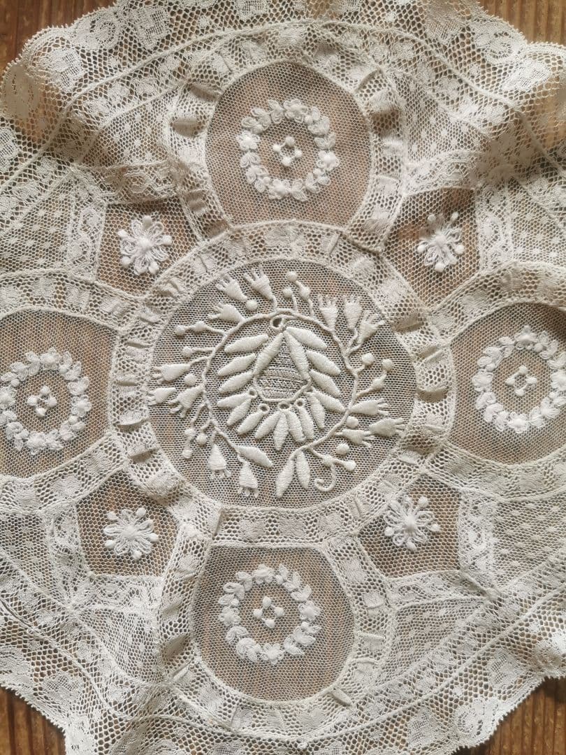 アンティーク ノルマンディーレースドイリー