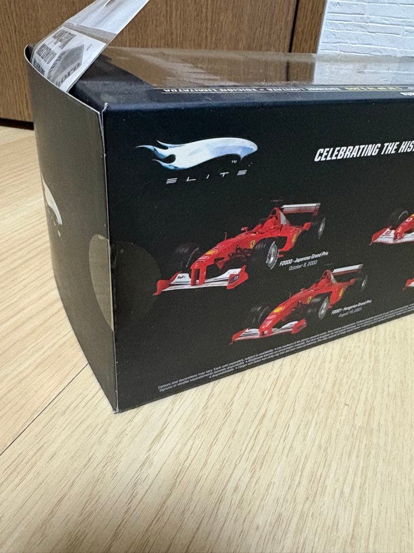 新品未開封　マテルエリート1/18F2001Mシューマッハ　マルボロデカール付き