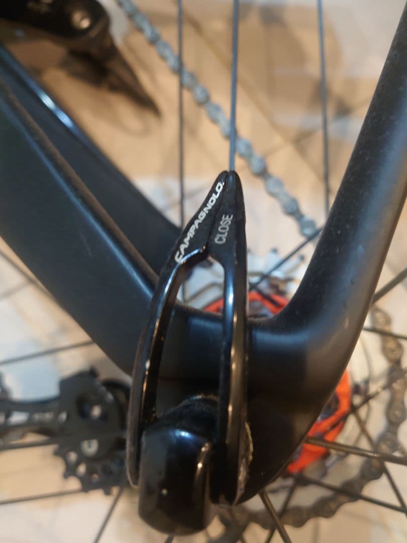 カンパニョーロ BORA ULTRA 50　レッドフランジ