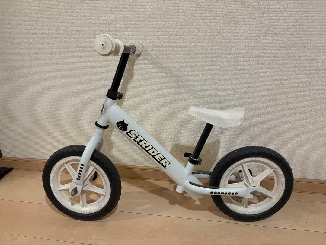 STRIDER バランスバイク Nenet ホワイト にゃ〜