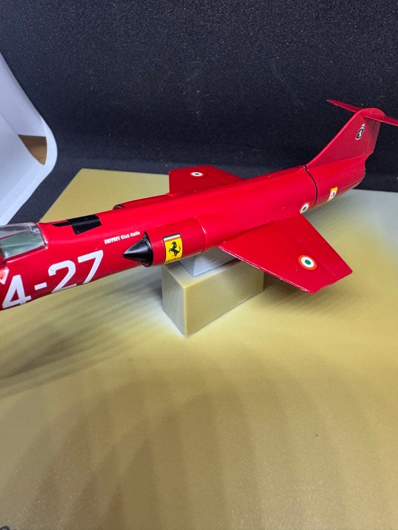 フェラーリ カラー　イタリア空軍戦闘機F104