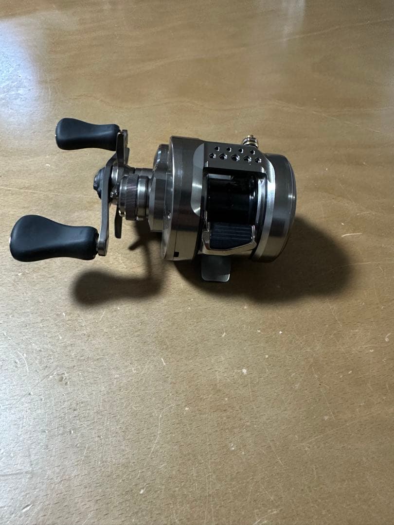 シマノ 23CALCUTTA CONQUEST BFS XG 左ハンドル