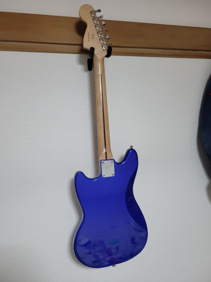 フェンダースクワイヤー ムスタング　(Fender Mustang) ギター