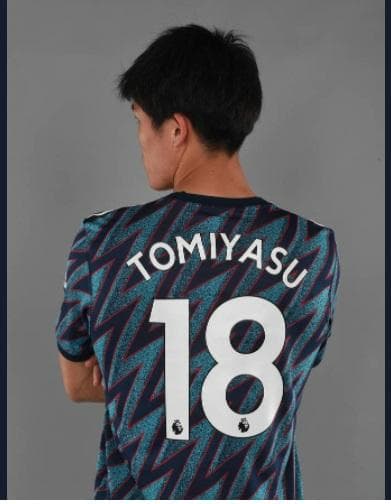 【送料無料】 アーセナル　冨安健洋　オーセンティック サード（M）