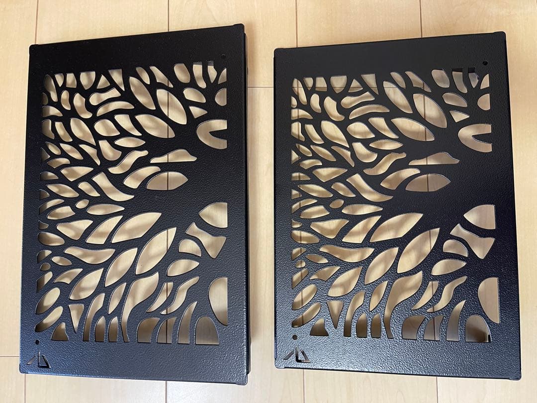 【新品未使用】　ブラックデザイン　ツリー柄　アイアンプレート　2枚セット