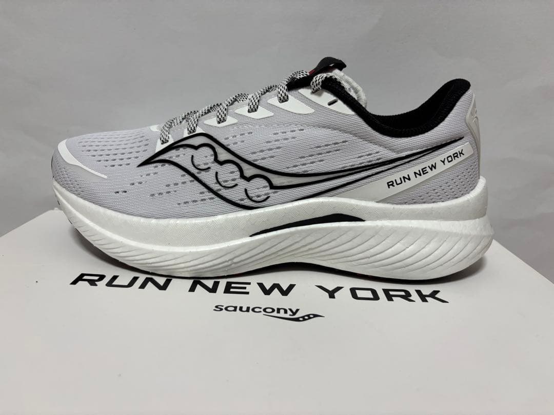 【新品・未使用品】サッカニー　エンドルフィンスピード3 ※28cm