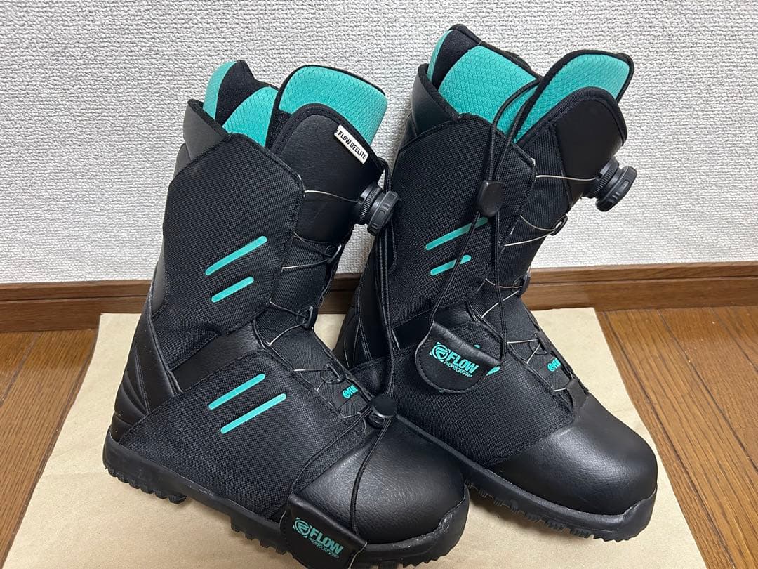 FLOW スノーボードブーツ 女性用 ブラック/ターコイズ