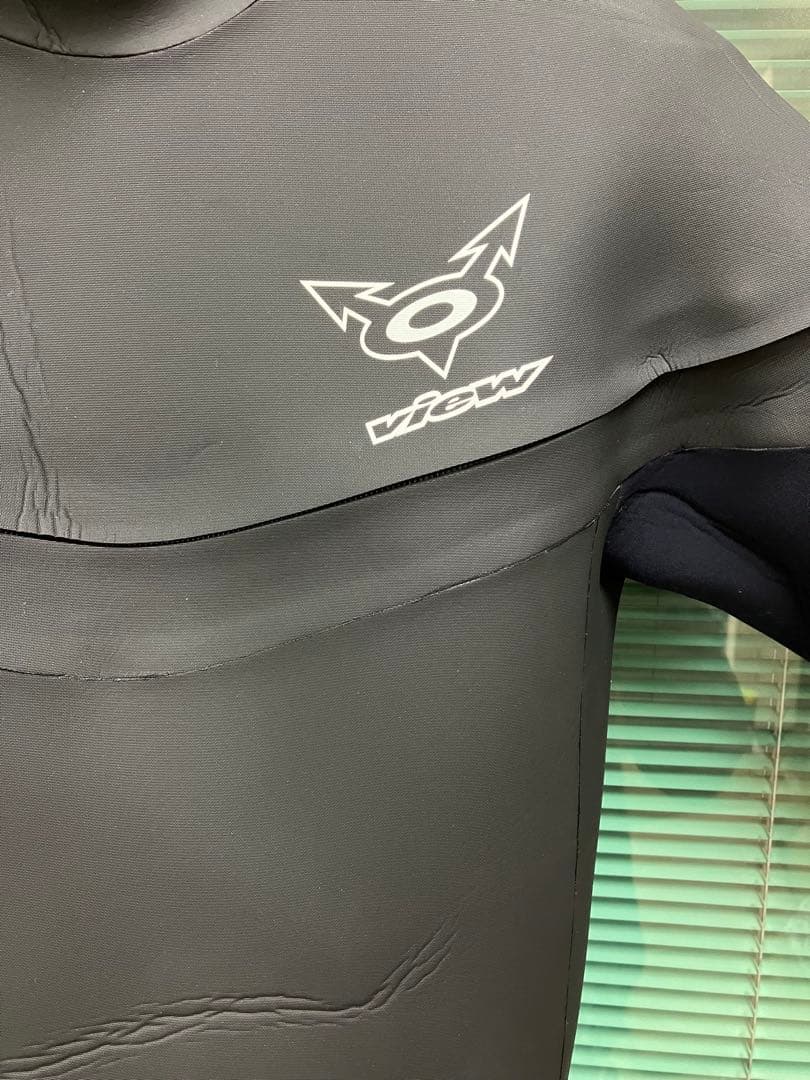 値下げ！激美品ＶＩＥＷ 4mmX3mm Ｌサイズ 起毛セミドライフルスーツ