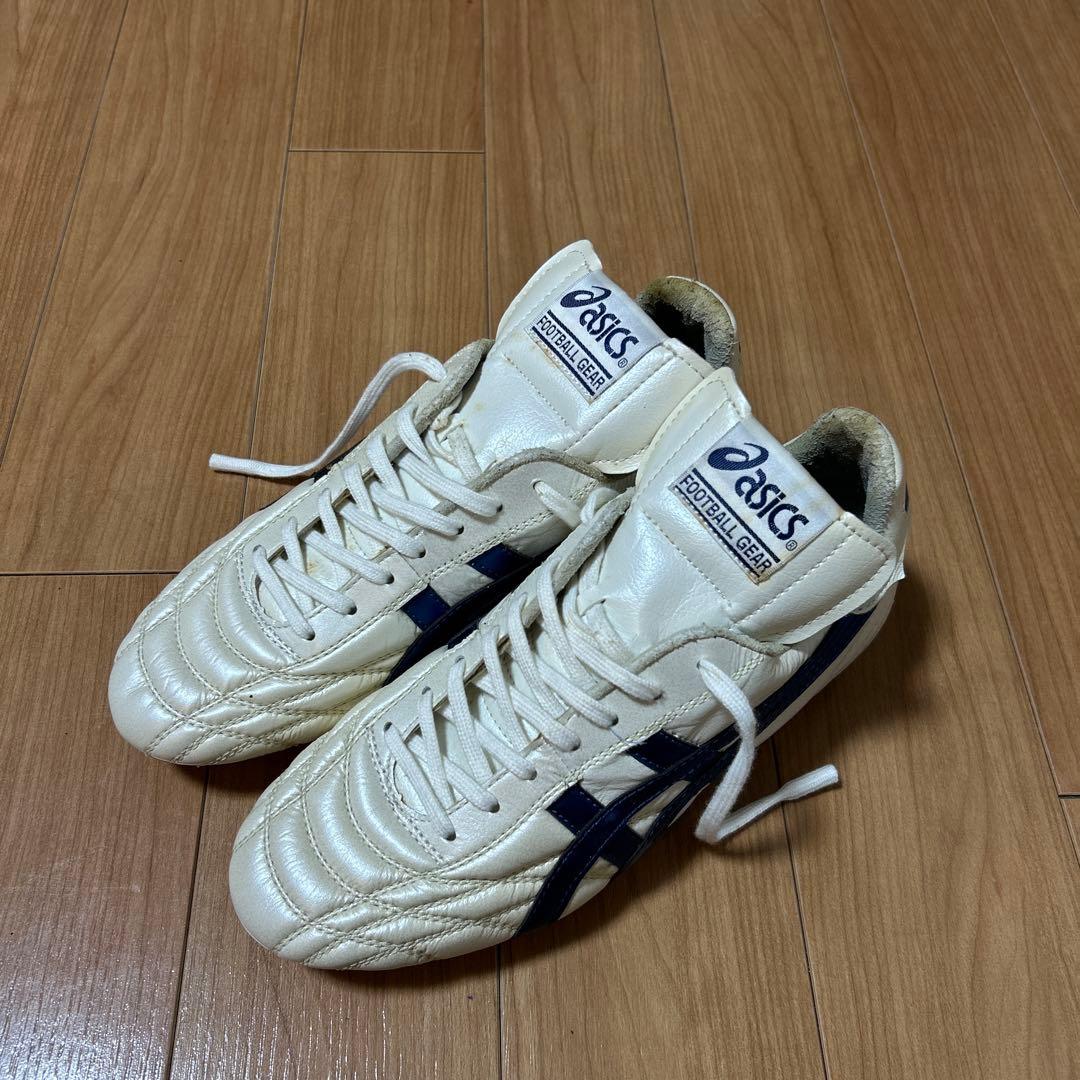 アシックスサッカースパイク　2010 24センチ