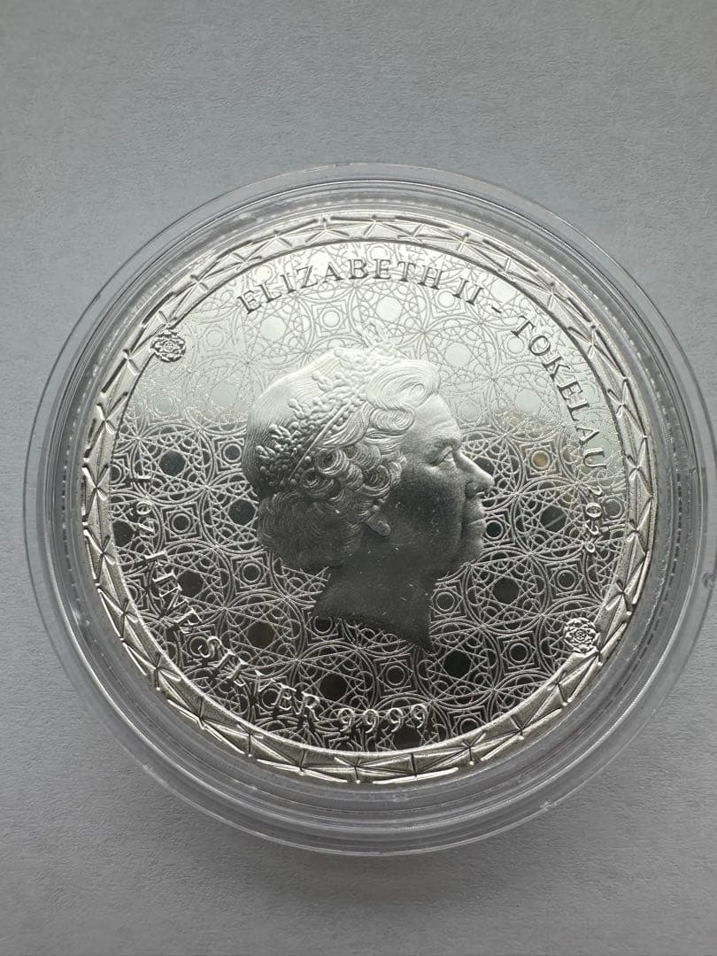 純銀　カナダ銀貨　ニュージーランド 銀貨　1OZ 9999純銀　銀貨2枚　希少