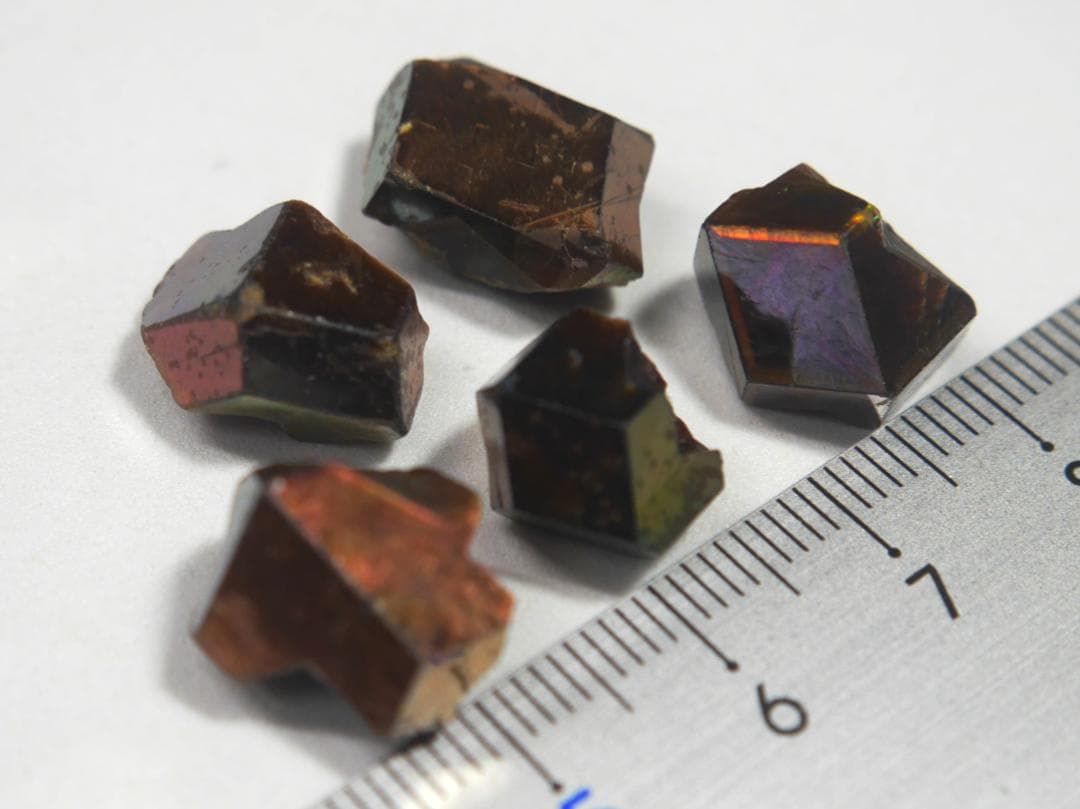 J＊　レインボーガーネット　原石