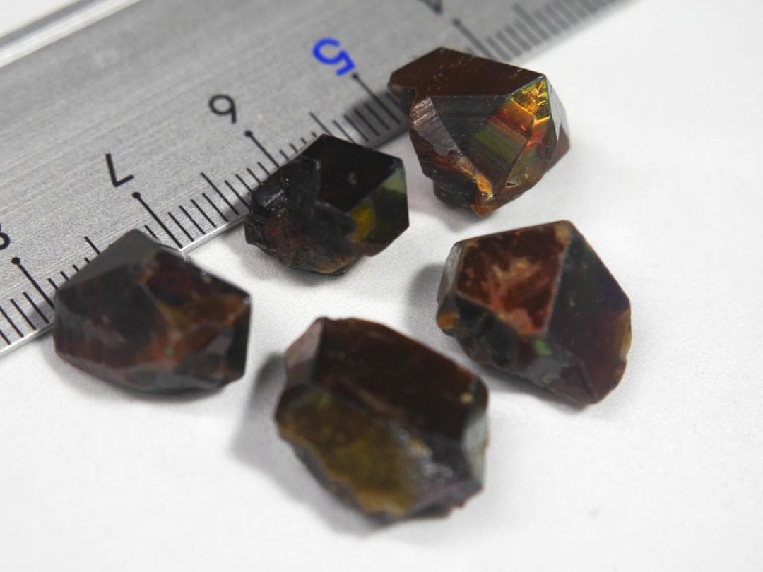 J＊　レインボーガーネット　原石