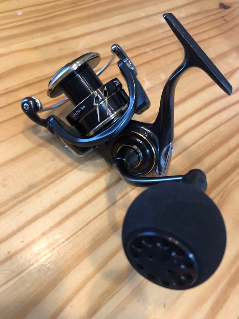 DAIWA CALDIA SW 4000D-CXH スピニングリール