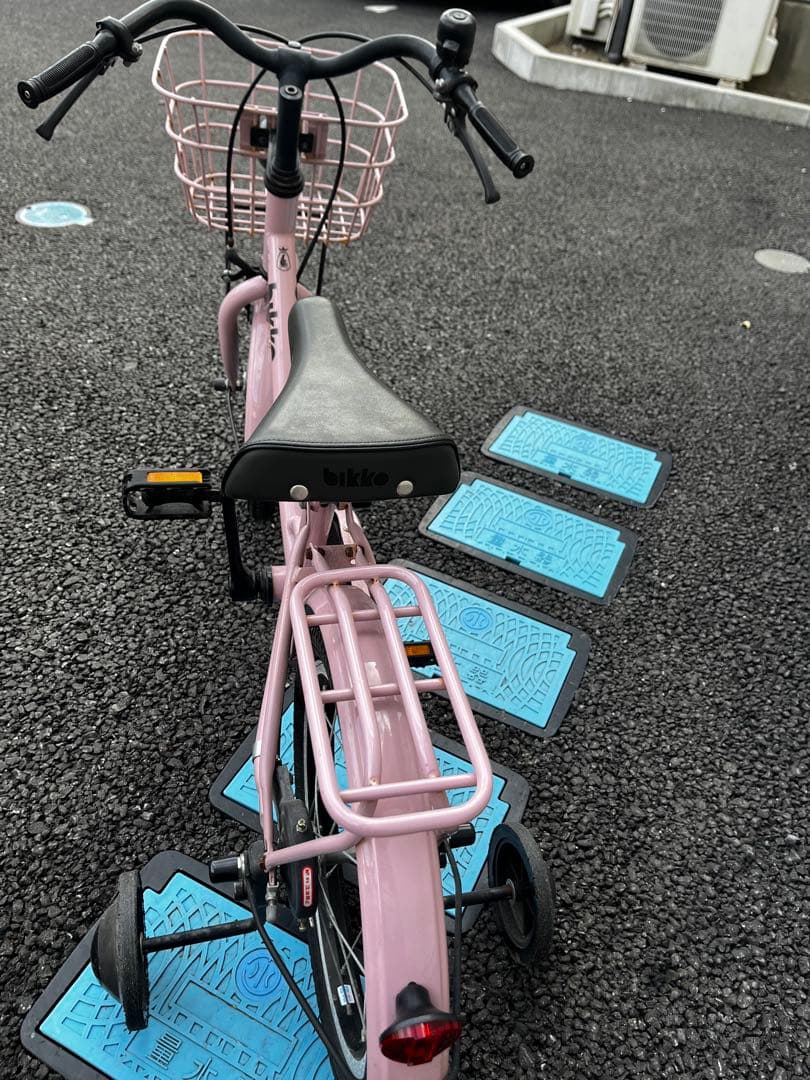 値下げ！！【美品】bikkeピンク 補助輪付き