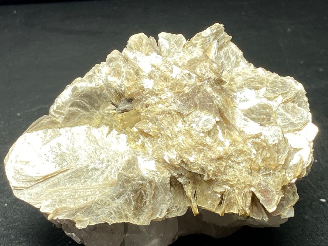 アクアマリン　マイカ　147g