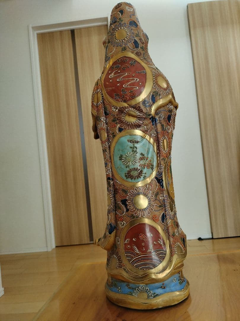 【美品】九谷焼　八幡窯　大　色絵金彩観音菩薩像　置物　高さ76㎝