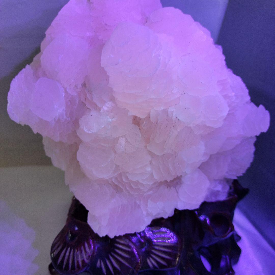 ピンクカルサイト クラスター　台座付き