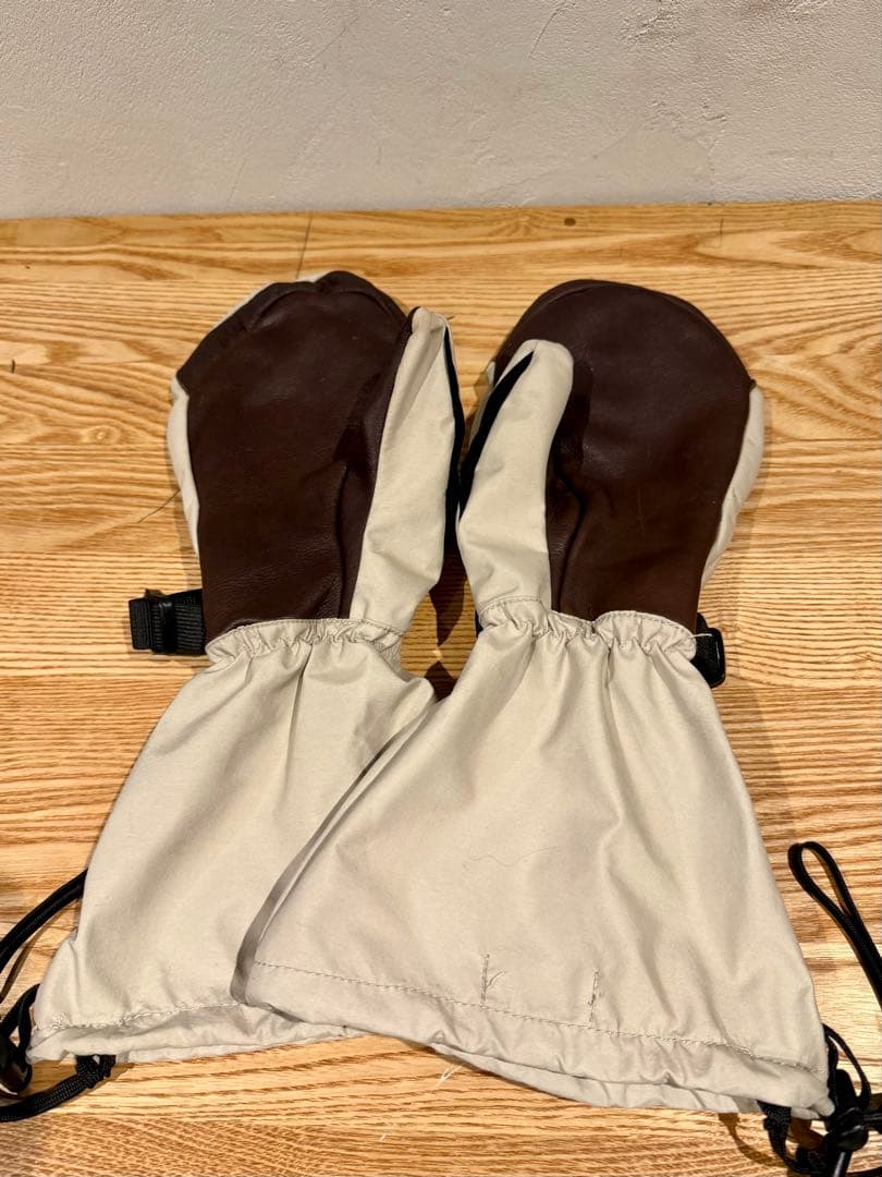 25-26モデルGREEN CLOTHING OVER MITT