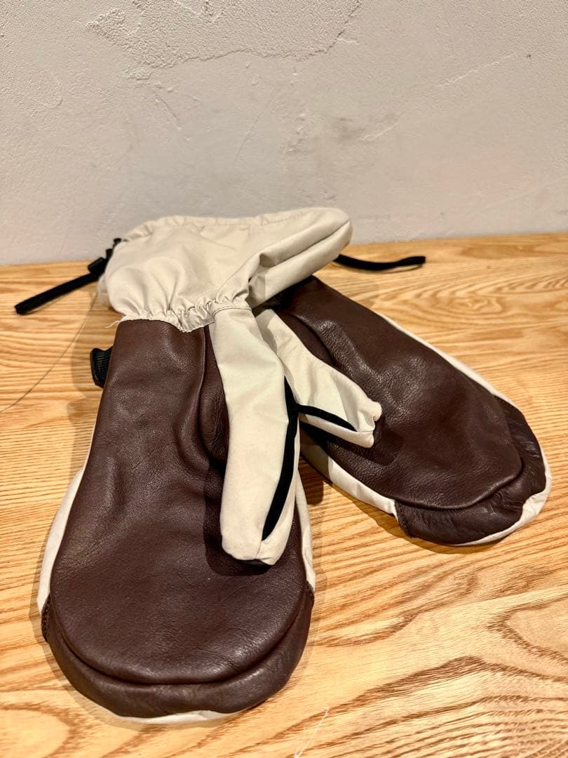 25-26モデルGREEN CLOTHING OVER MITT