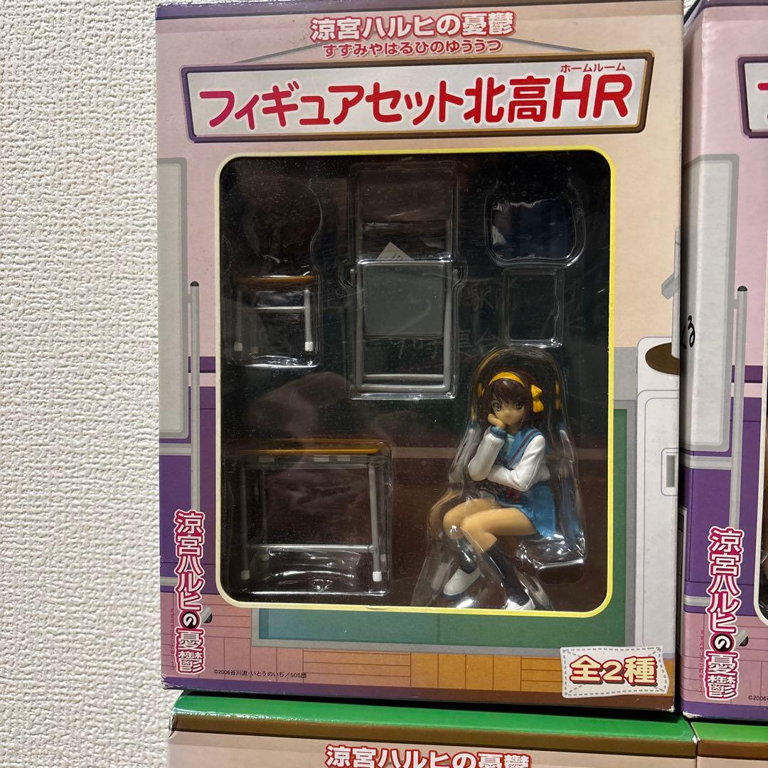 涼宮ハルヒの憂鬱　フィギュアセット北高HR&フィギュアセット北高HR02