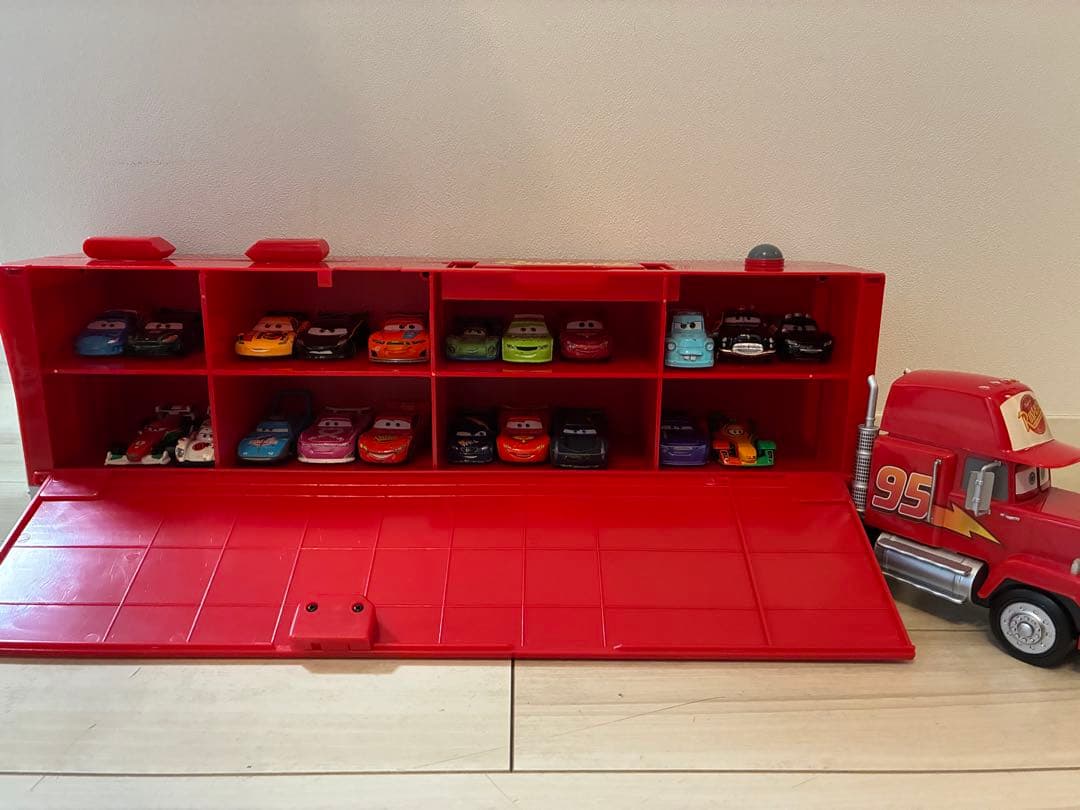 カーズ　大きなマック