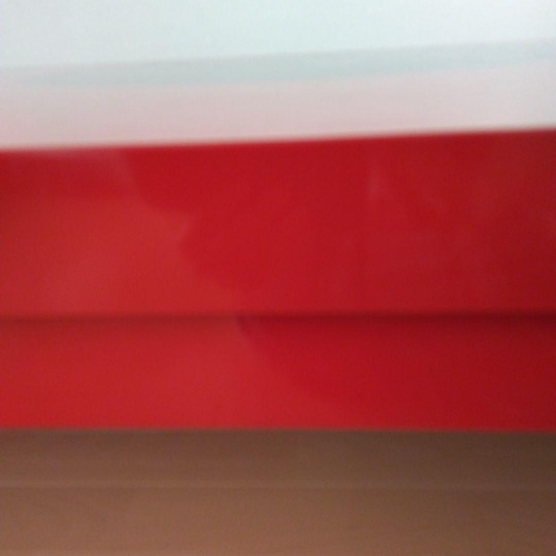 赤いバラデザインの漆塗り座卓