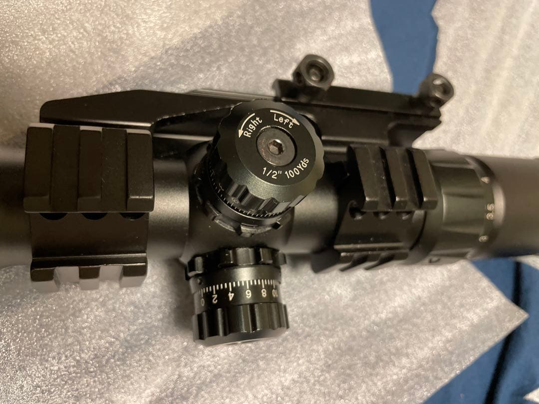 【値下げしました】1.5-4×30 スコープ