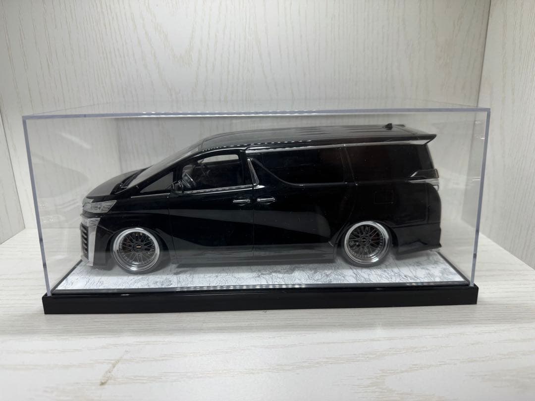 イグニッションモデル　1/18 ヴェルファイア