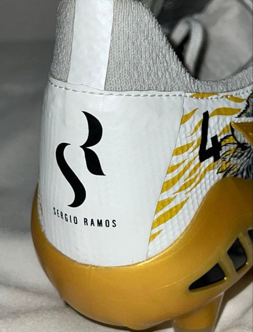 モレリアネオ3β SR4Japan 28cmセルヒオ・ラモス