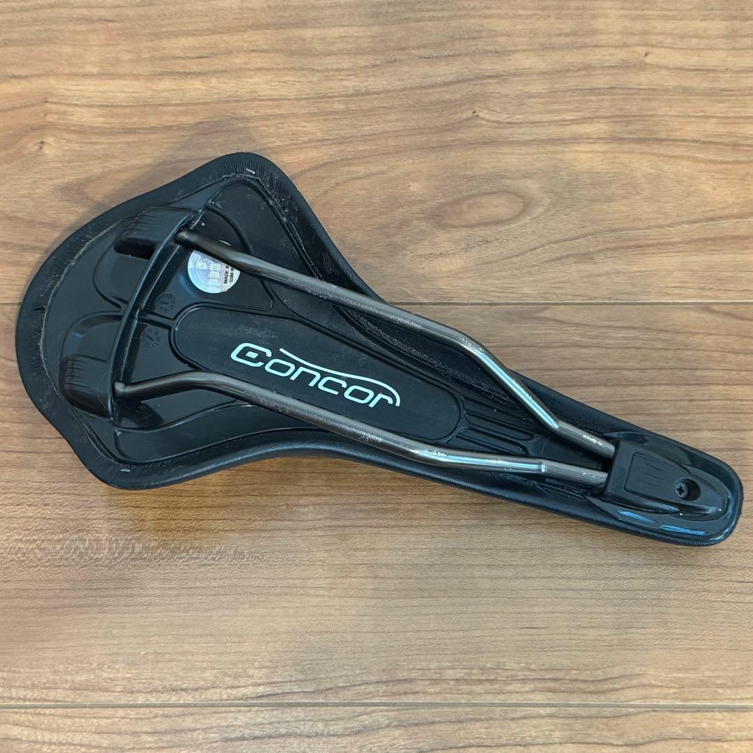 MASH × SELLE SAN MARCO サドル