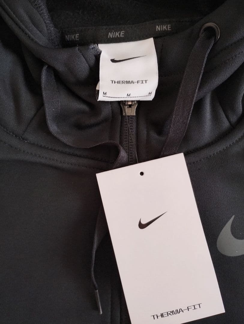 Nike ブラックジャージ上下セット　タグ付、新品