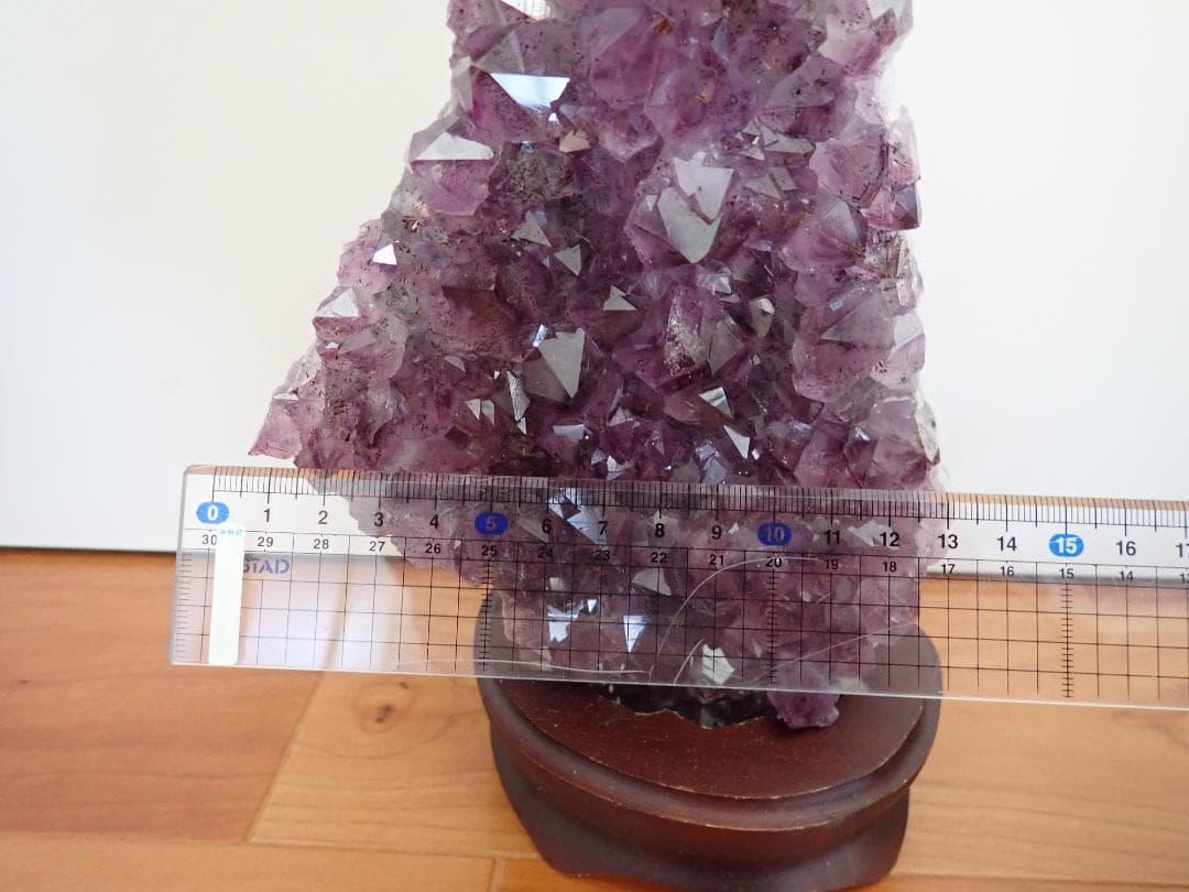 特価 愛の守護石 恋愛成就 ヒマラヤアメジスト原石1,8kg 一点物　台座付き